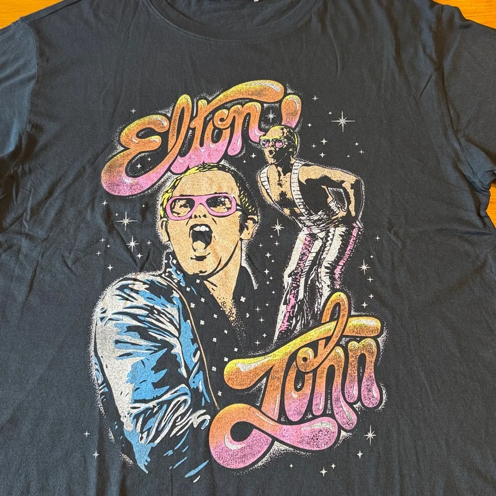 Daydreamer Elton John t-shirt. Size Small - Picture 3 of 9